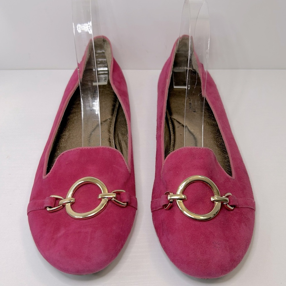 Chocolat Blu Aries Magenta Pink Suede Flat w/ Gold Buckle Detail Size 8.5